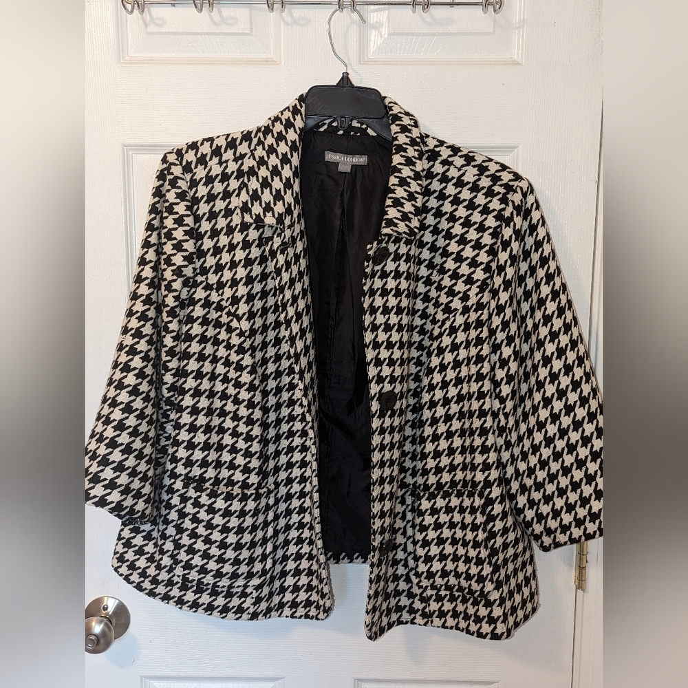 Classic Houndstooth 3 button blazer, heavy weight 22W